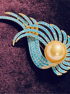 Gold & Turquoise Faux Pearl Accent Brooch - Elegant Women’s Jewelry